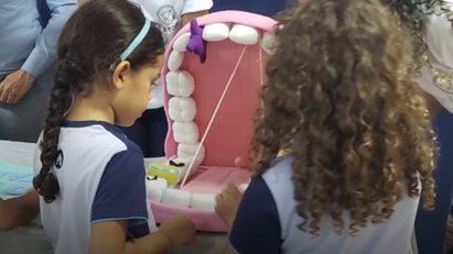 Liga Acadêmica de Odontologia Preventiva promove palestra interativa sobre saúde bucal no Colégio Adventista