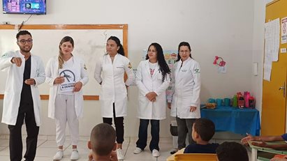 Ação de conscientização ao combate à dengue na Creche Boanice Botelho Kalil